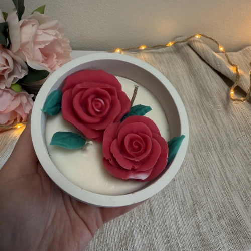 Svíčka s růžičkami - detail