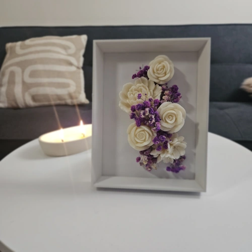 Bílá s fialkovou - obraz M