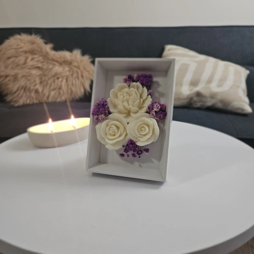 Bílá s fialkovou - obraz S