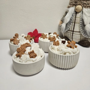 Šlehaný dortík - kulatá sójová svíčka M